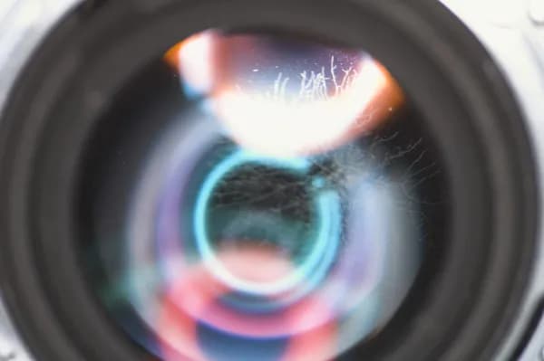 Jak pozbyć się grzyba z obiektywu - skuteczne metody i porady